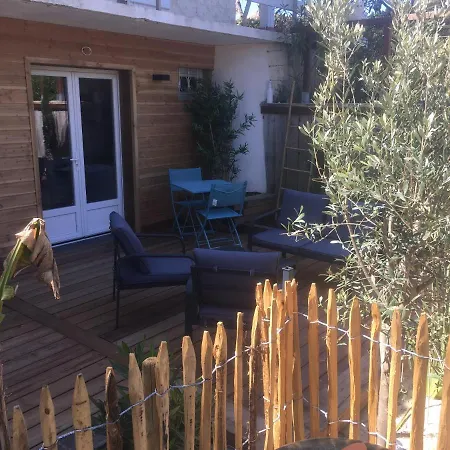 Deux Pieces Ou Sud A 200m *